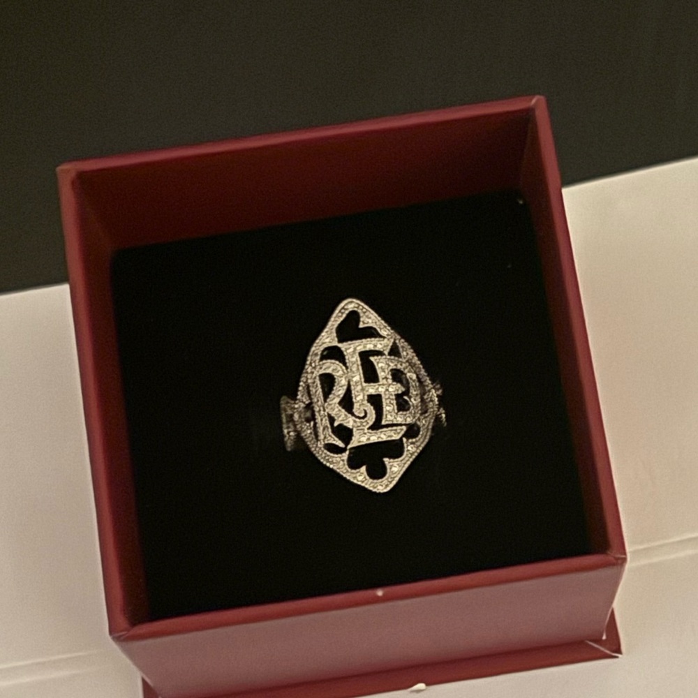 Taylor Swift Silver-Tone Filigree Crystal Ring - Picture 2 of 2